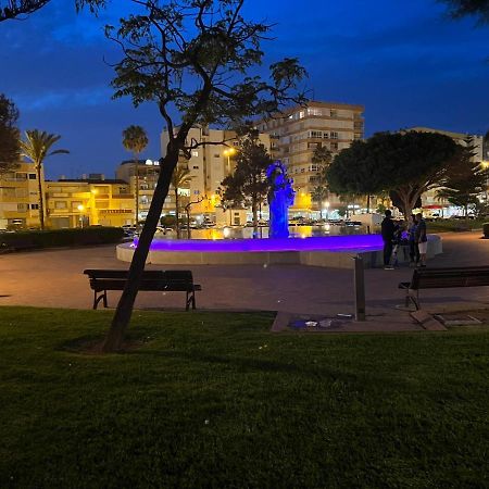 Luxery: Modern Beachfront Apartment in Torre Del Mar Exterior photo