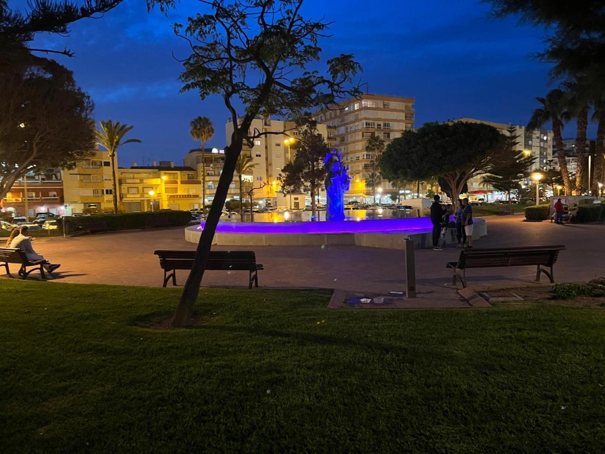 Luxery: Modern Beachfront Apartment in Torre Del Mar Exterior photo