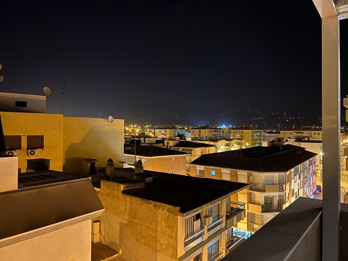 Luxery: Modern Beachfront Apartment in Torre Del Mar Exterior photo
