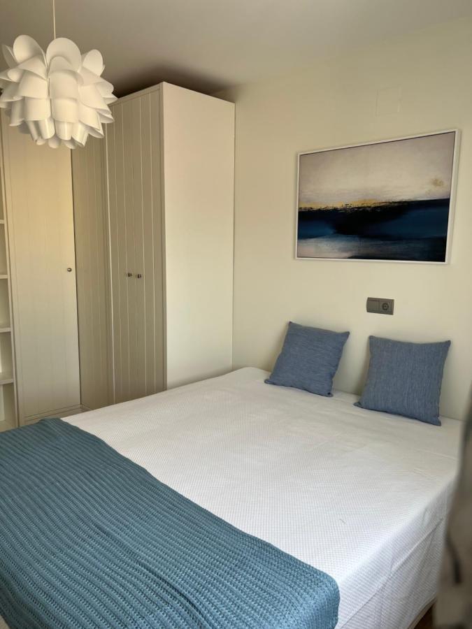 Luxery: Modern Beachfront Apartment in Torre Del Mar Exterior photo