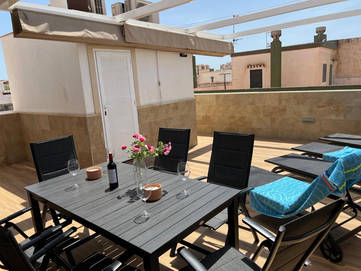 Luxery: Modern Beachfront Apartment in Torre Del Mar Exterior photo